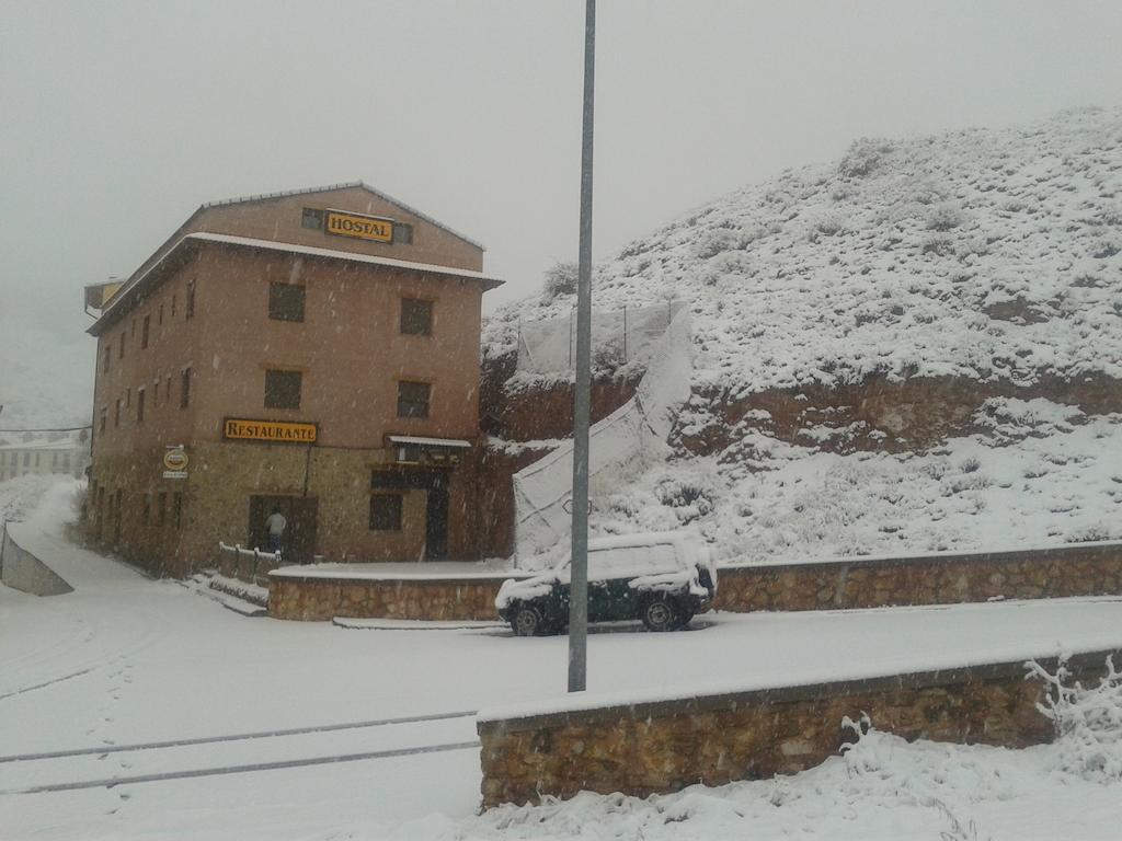 Hostal El Olmo Camarena de la Sierra Exterior foto