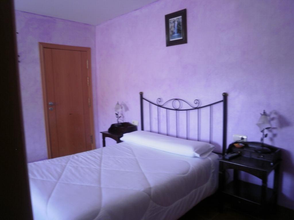 Hostal El Olmo Camarena de la Sierra Zimmer foto